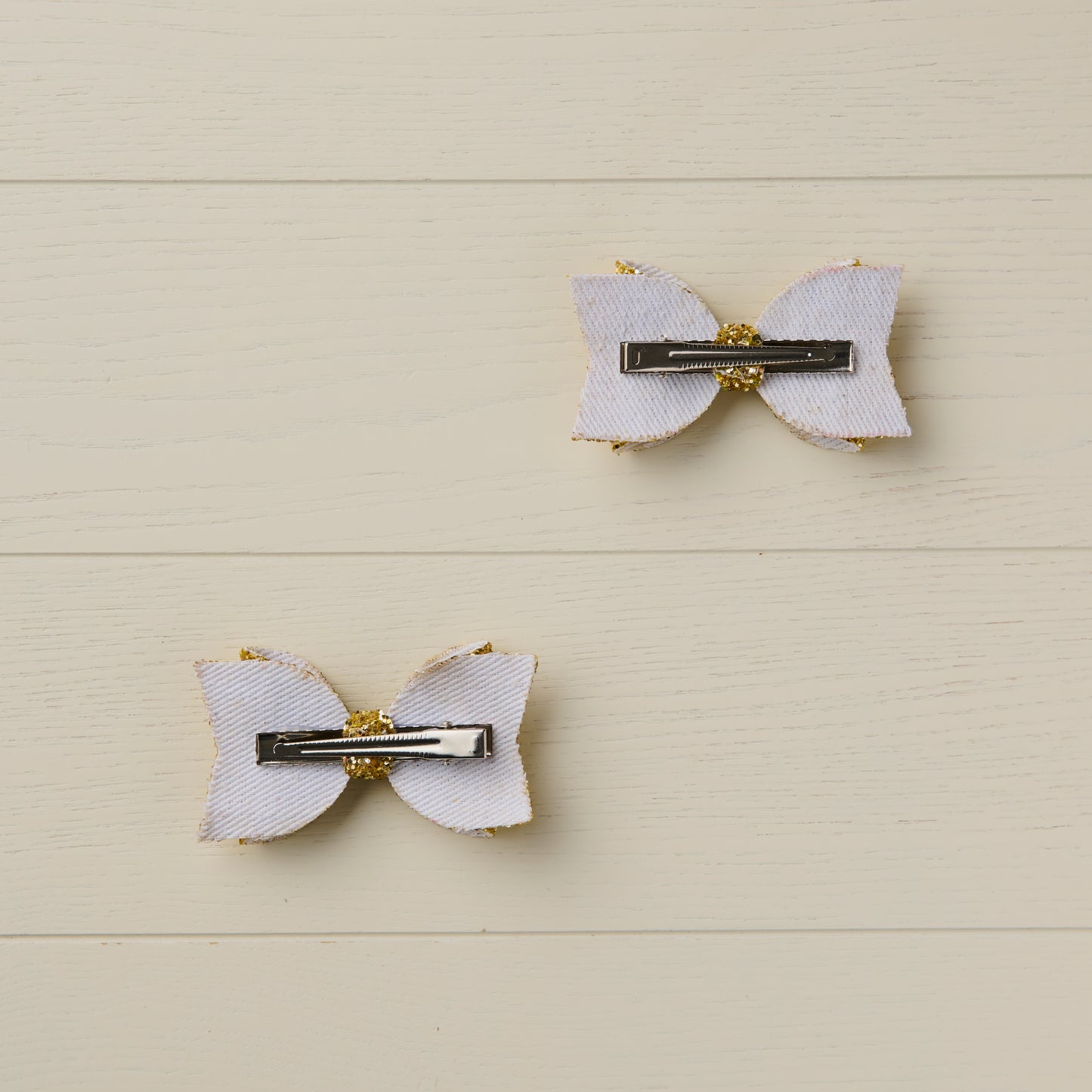 2pcs Gold Jazz Glitter 3" Hair Bows