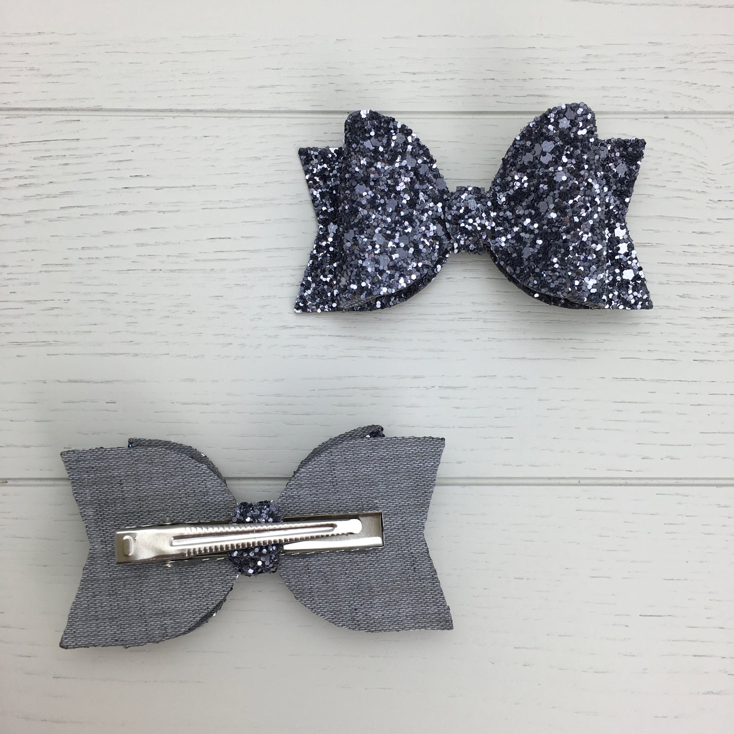 2pcs Dark Silver Jazz Glitter 3" Hair Bows